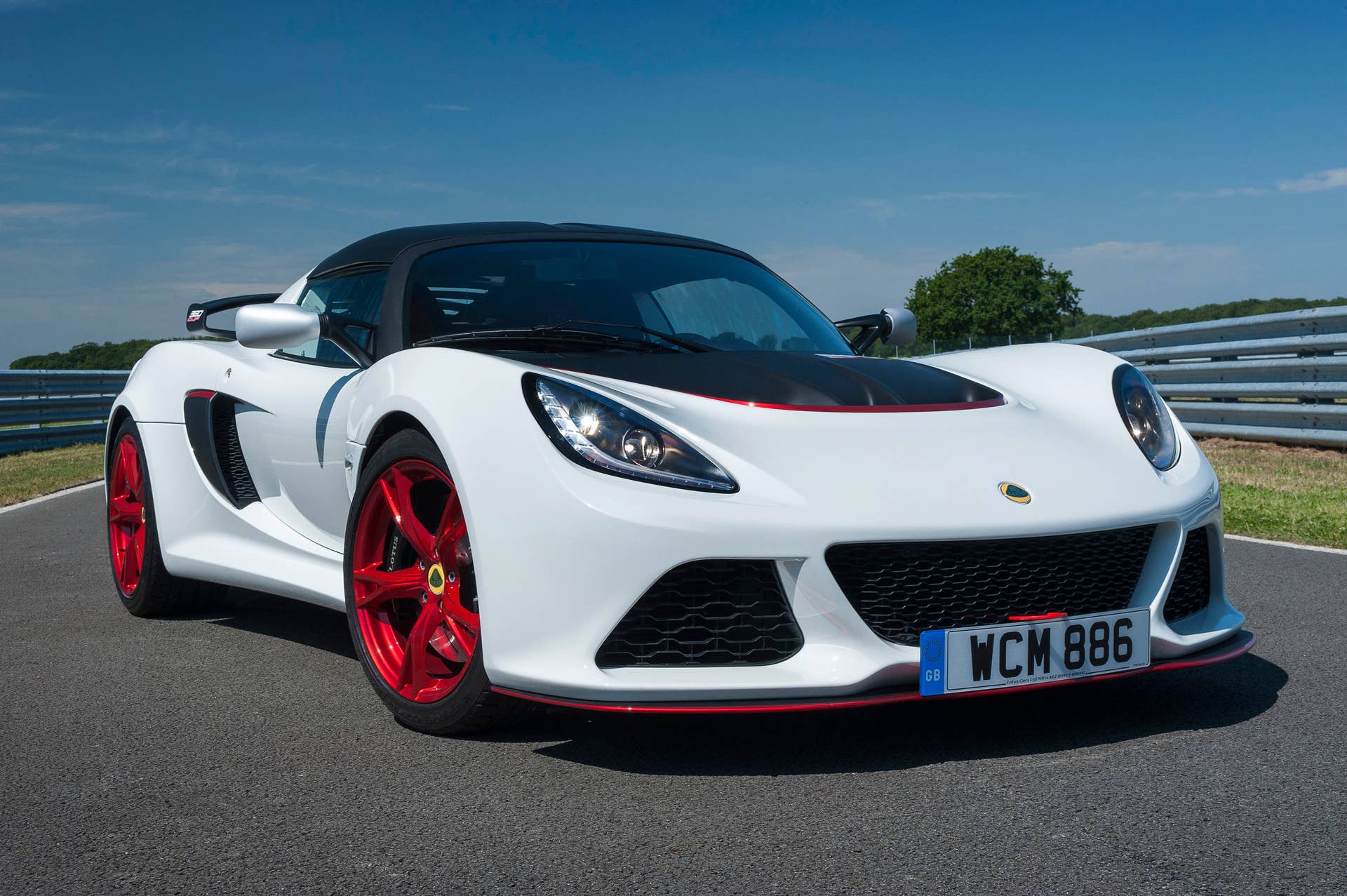 white lotus exige 360 cup front three quarters