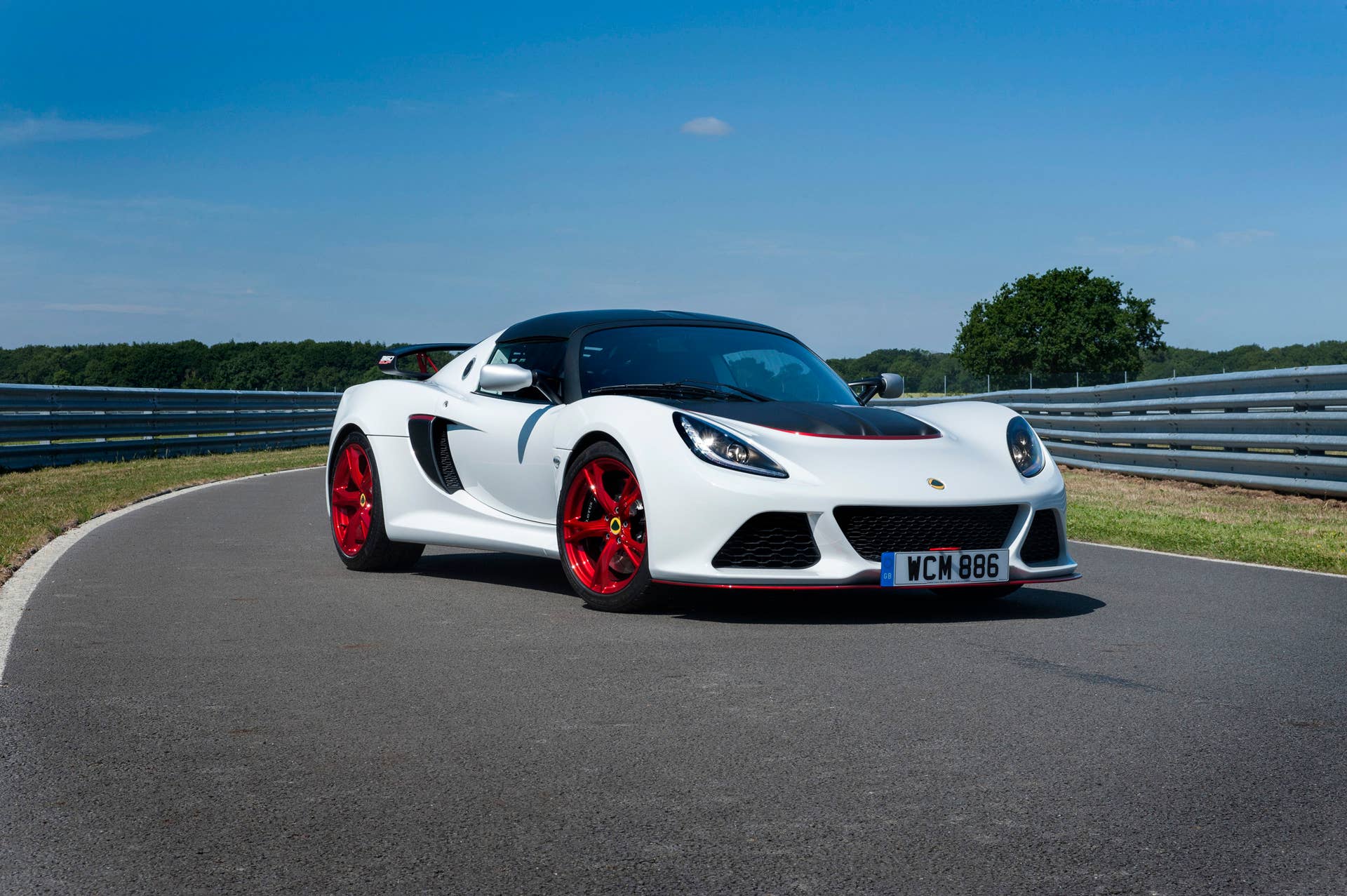 white lotus exige 360 cup from a distance