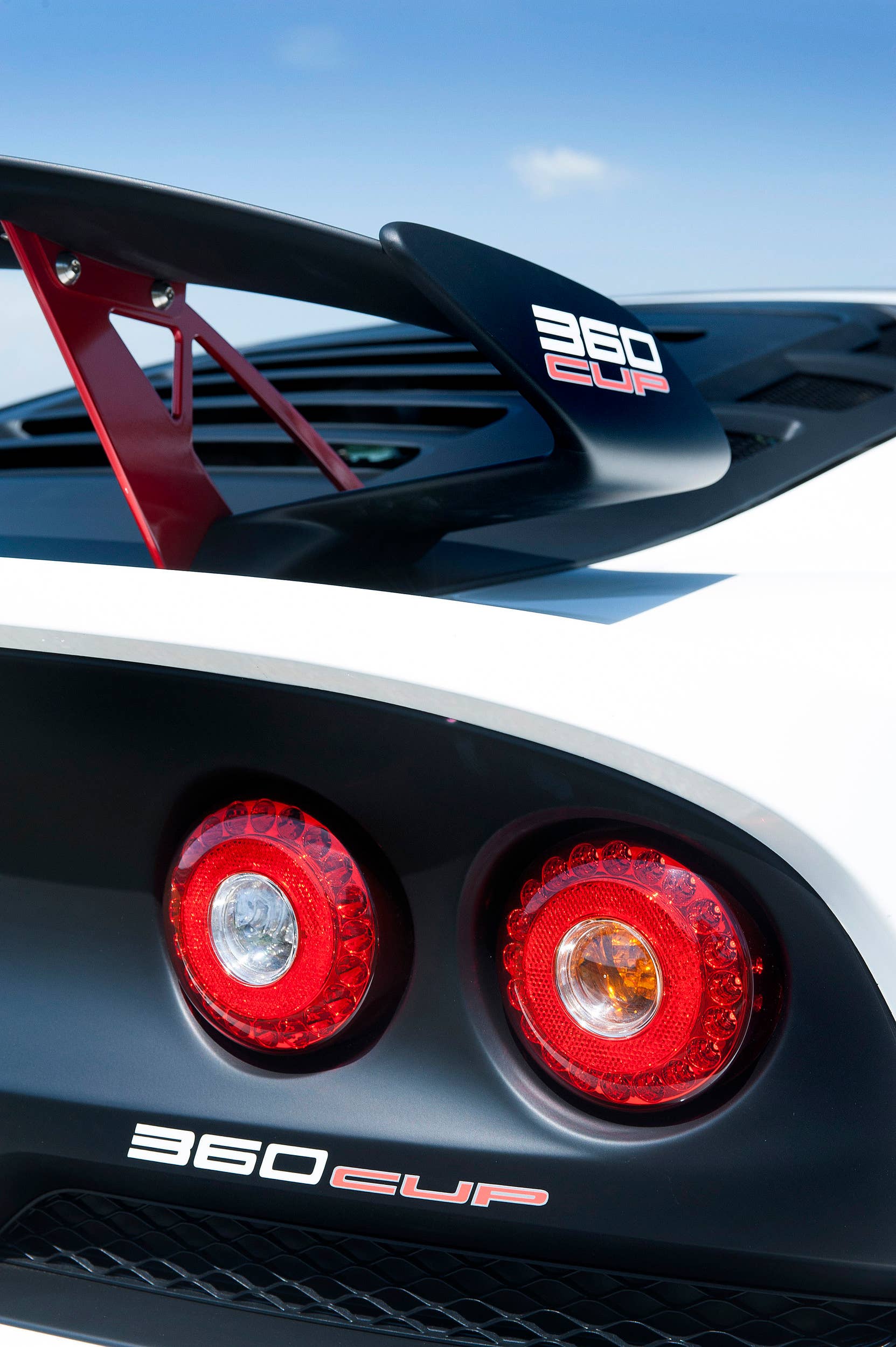 white lotus exige 360 cup rear detail