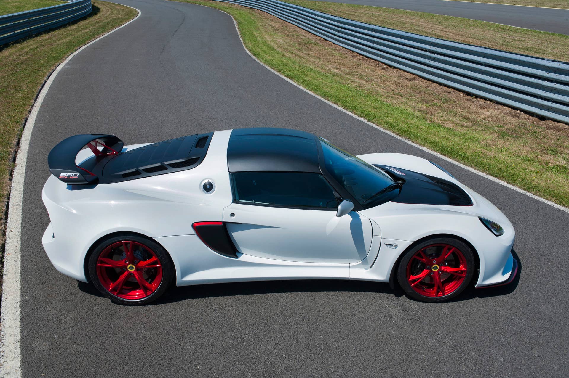 white lotus exige 360 cup profile