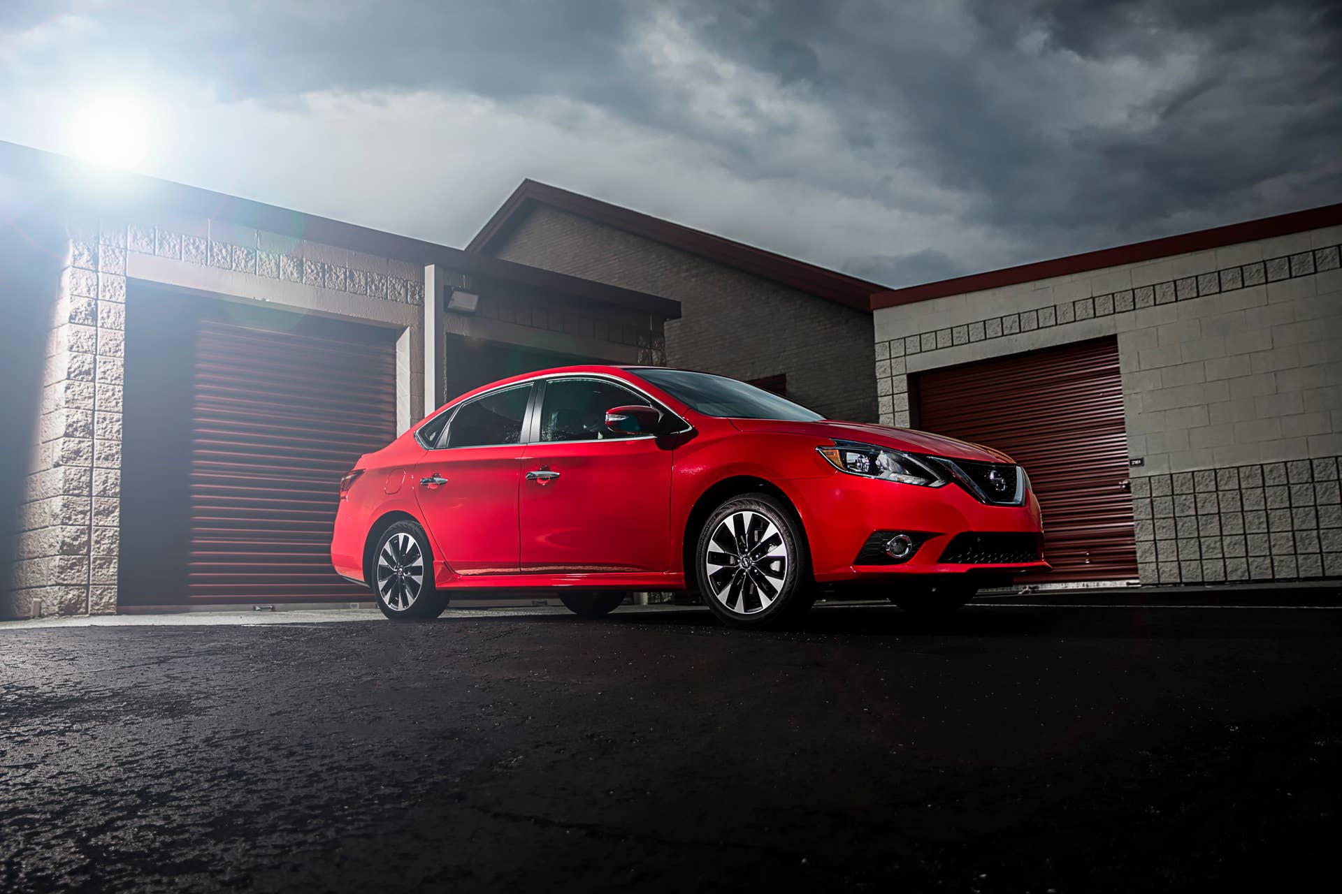 At the heart of the 2017 Nissan Sentra SR Turbo is its new 1.6-liter Direct Injection Gasoline (DIGâ¢) turbocharged engine rated at 188 horsepower at 5,600 RPM and 177 lb-ft of torque at 1,600 - 5,200 RPM â 64 more horsepower and 52 more lb-ft of torque (41% more) than the non-turbo 2017 Sentra SR gradeâs 1.8-liter powerplant.