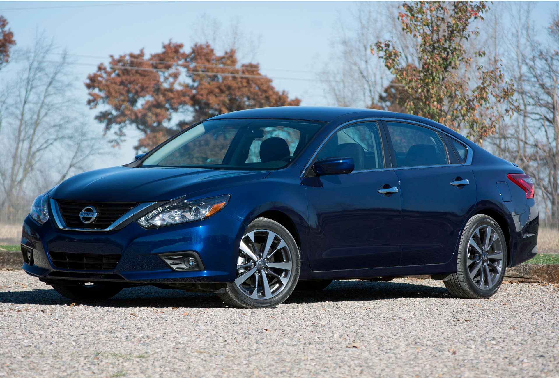 2016 Nissan Altima front 3/4