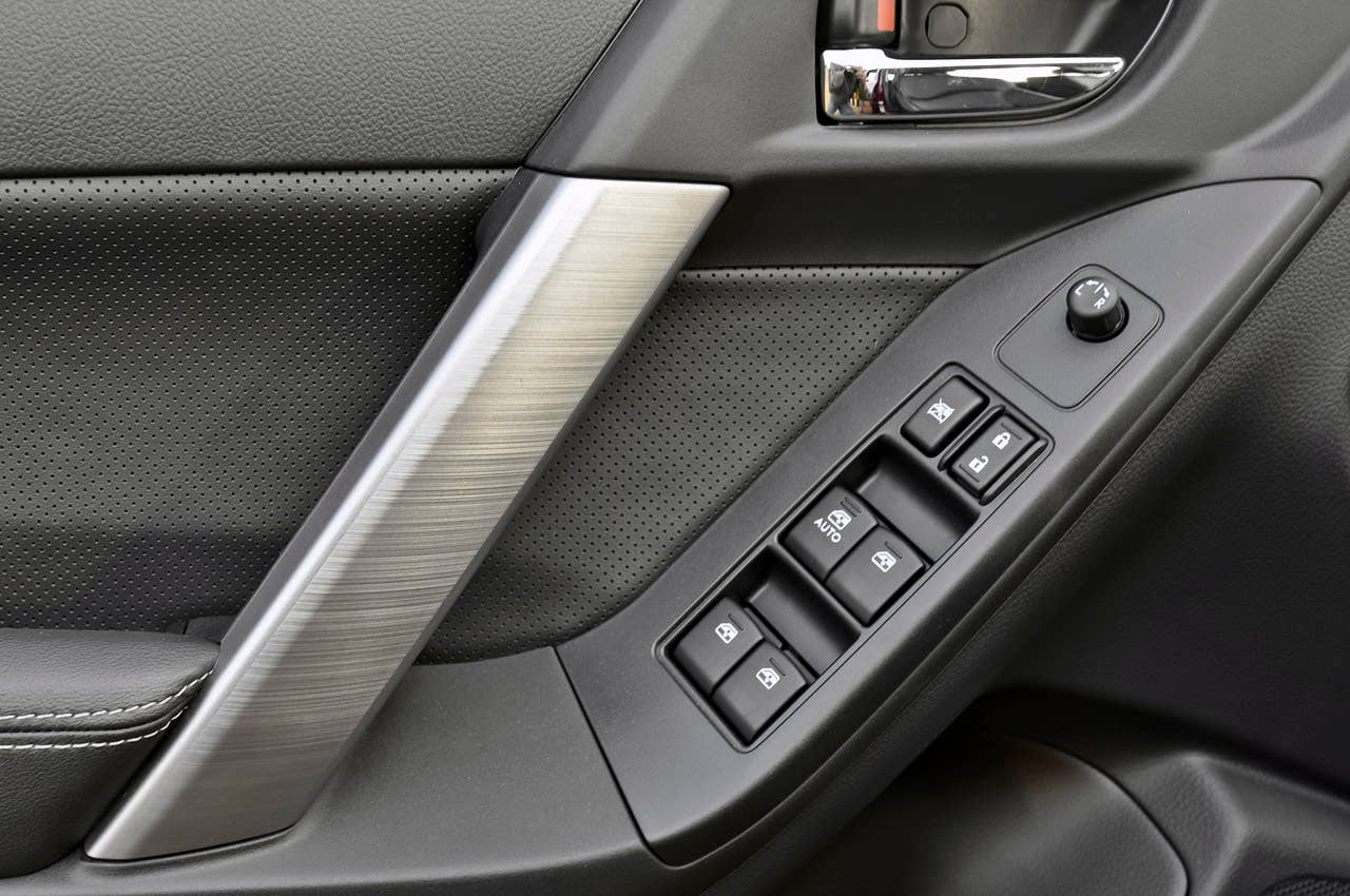 2014 Subaru Forester door handle