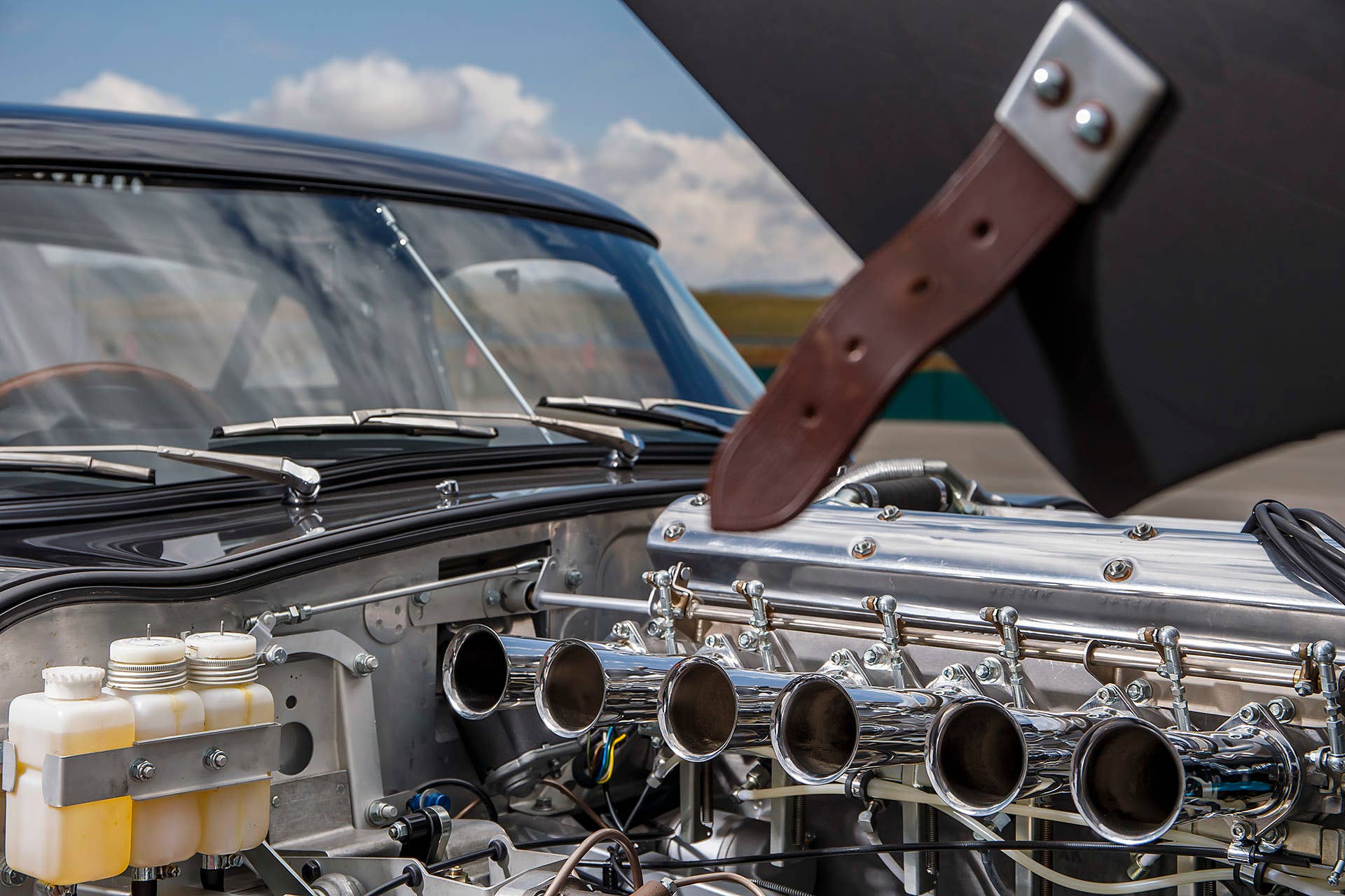 Jaguar Continuation Lightweight E-Type engine