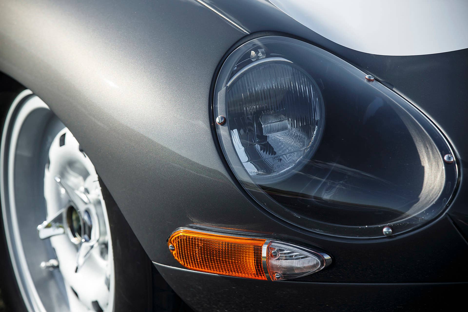 Jaguar Continuation Lightweight E-Type headlight