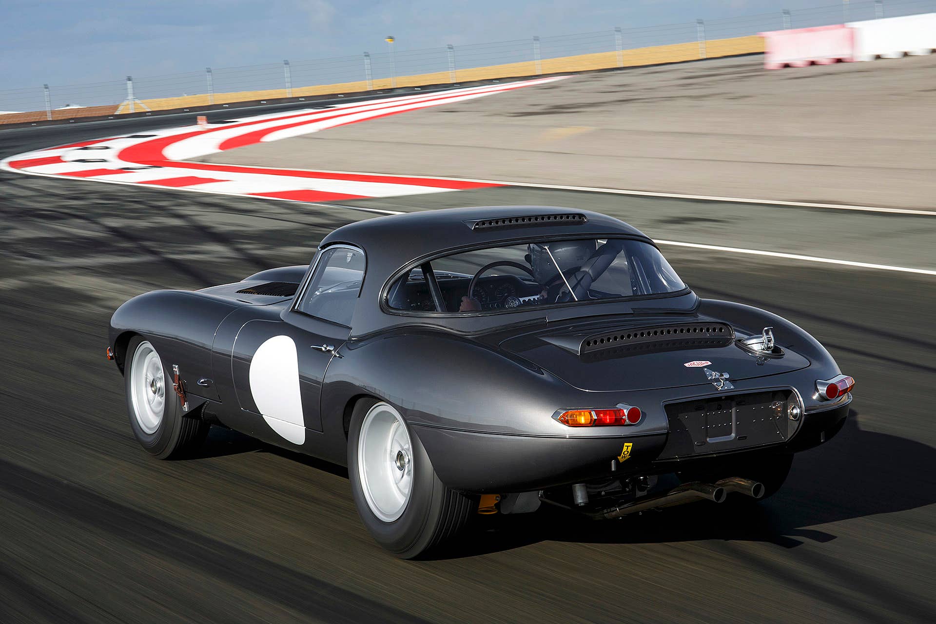 Jaguar Continuation Lightweight E-Type on track