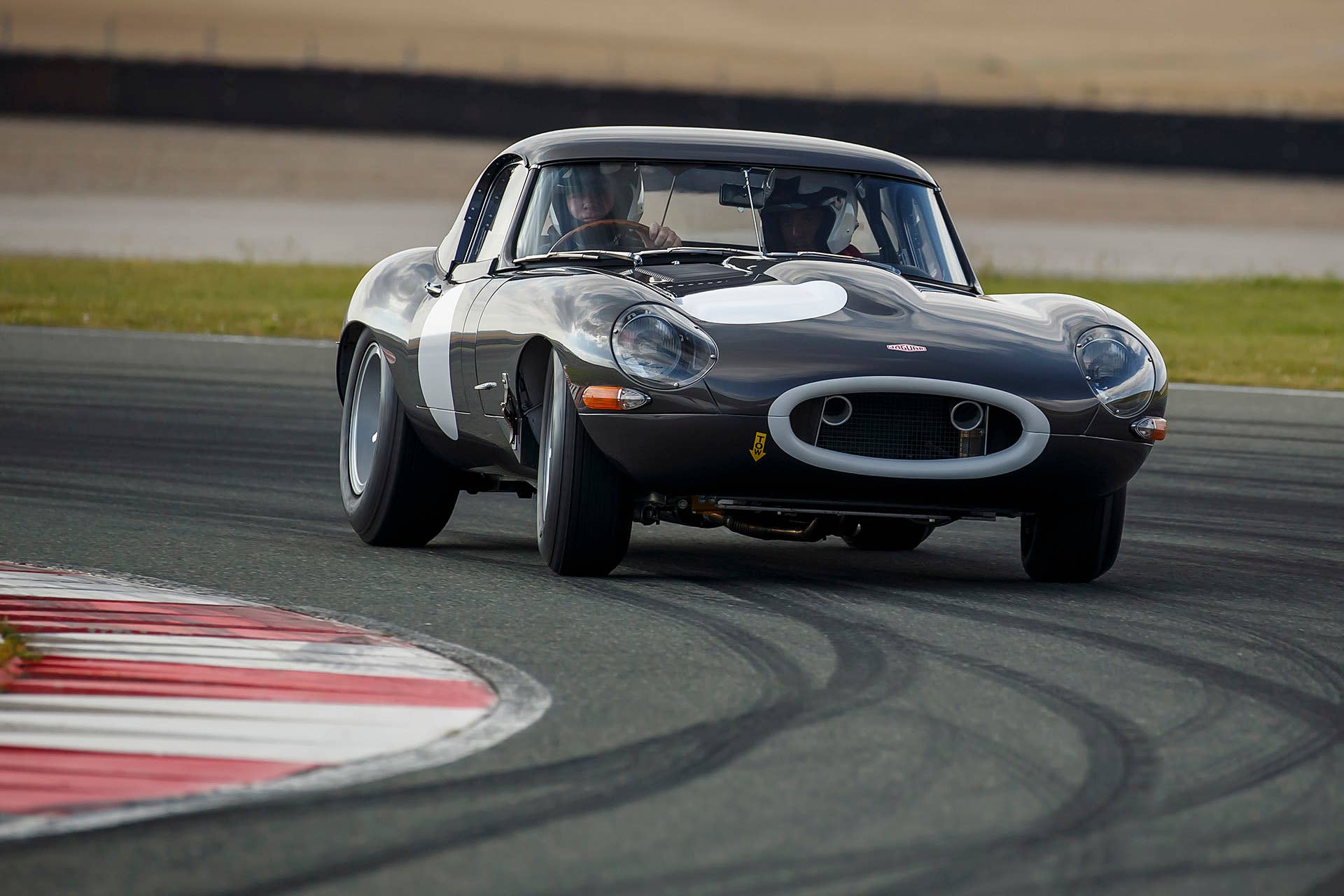 Jaguar Continuation Lightweight E-Type on track