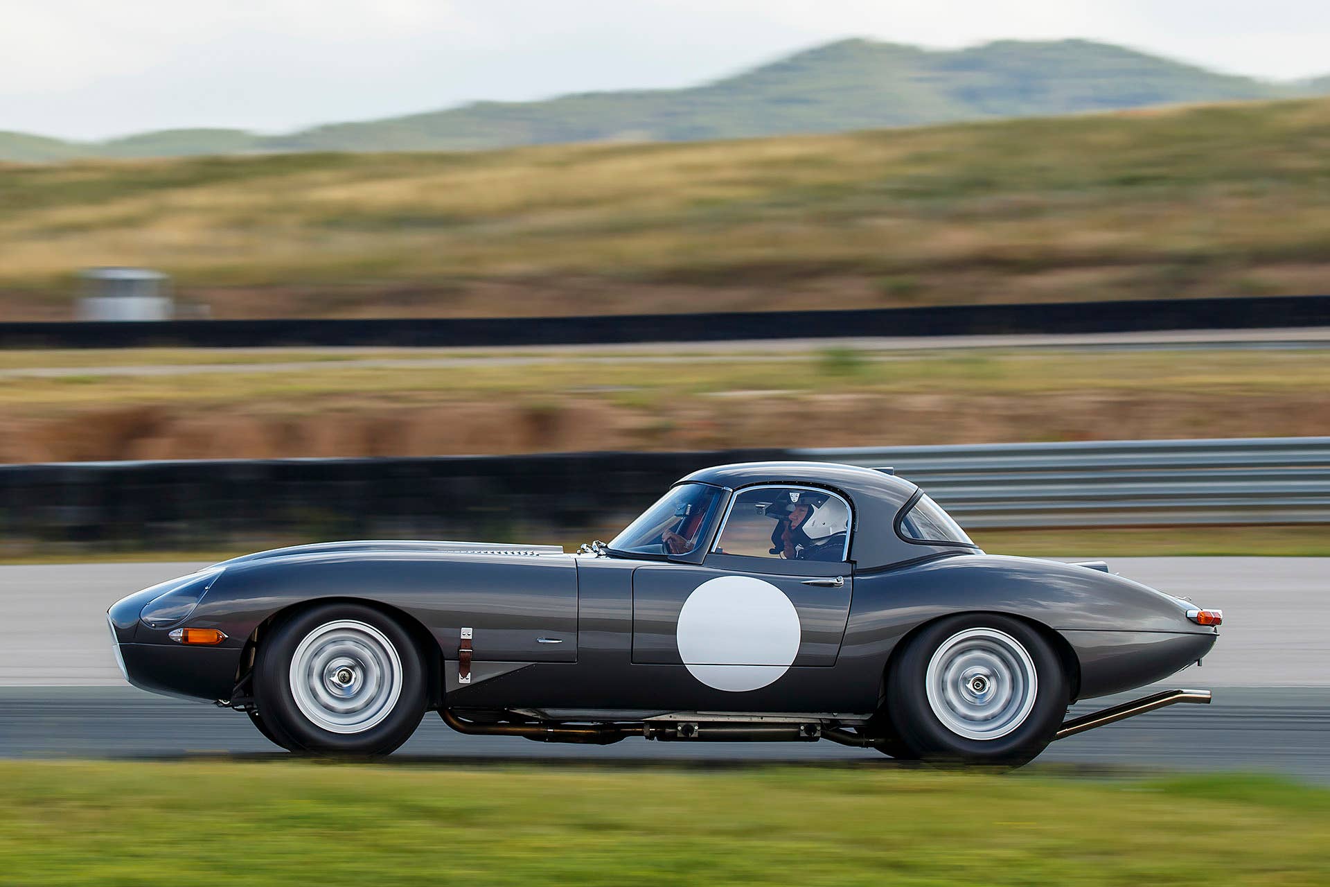 Jaguar Continuation Lightweight E-Type on track