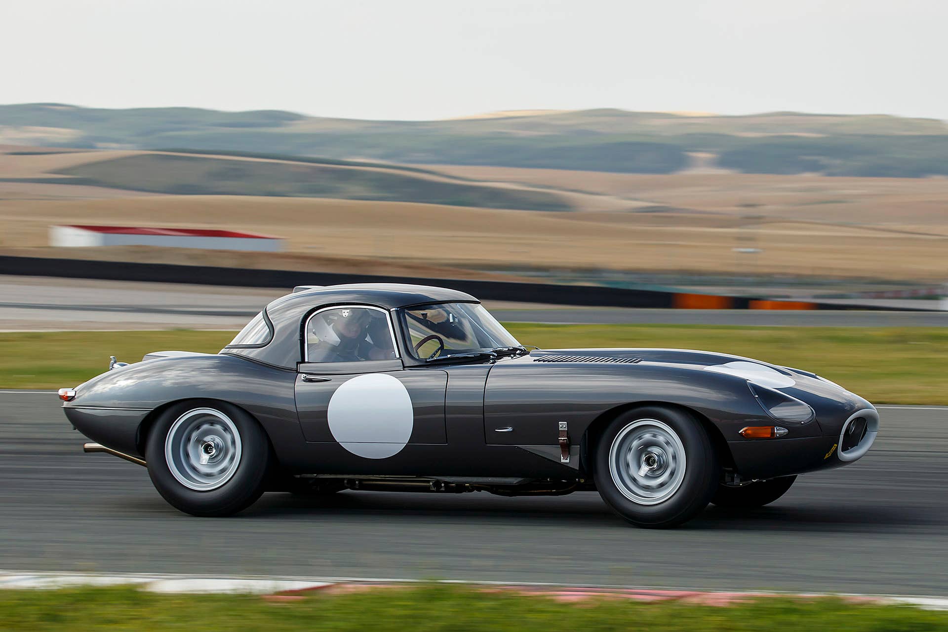 Jaguar Continuation Lightweight E-Type on track
