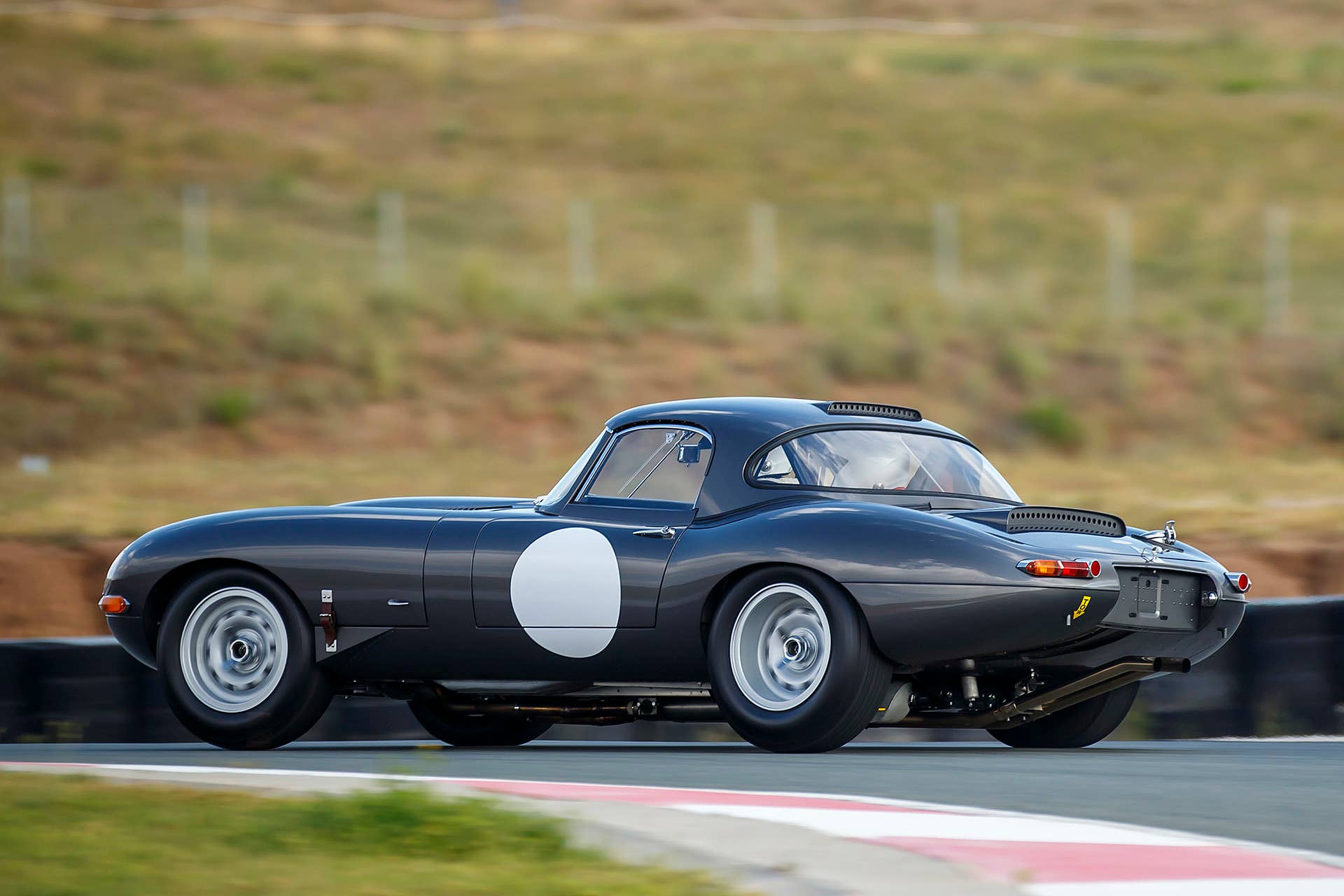 Jaguar Continuation Lightweight E-Type on track