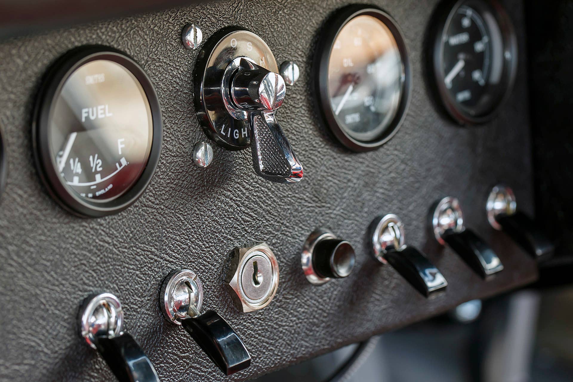 Jaguar Continuation Lightweight E-Type toggle switches