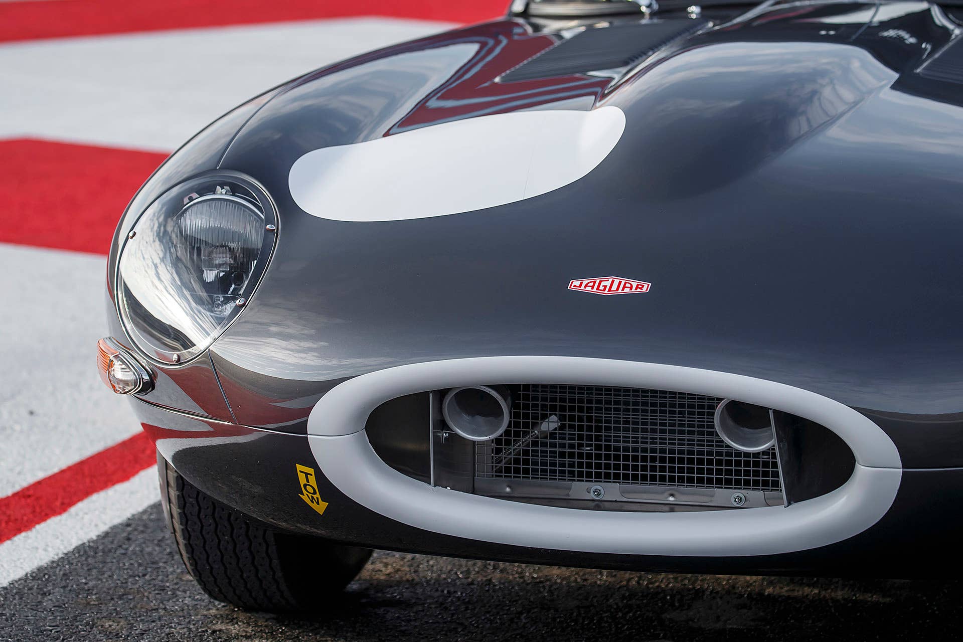 Jaguar Continuation Lightweight E-Type front detail