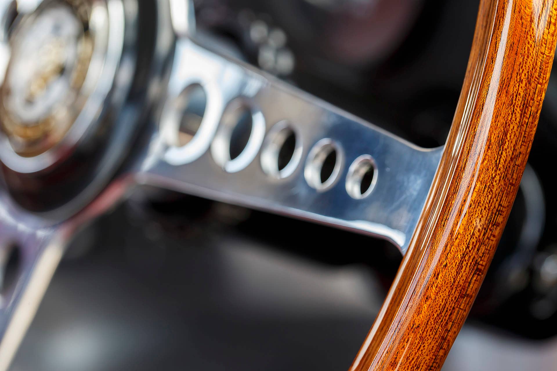 Jaguar Continuation Lightweight E-Type steering wheel detail