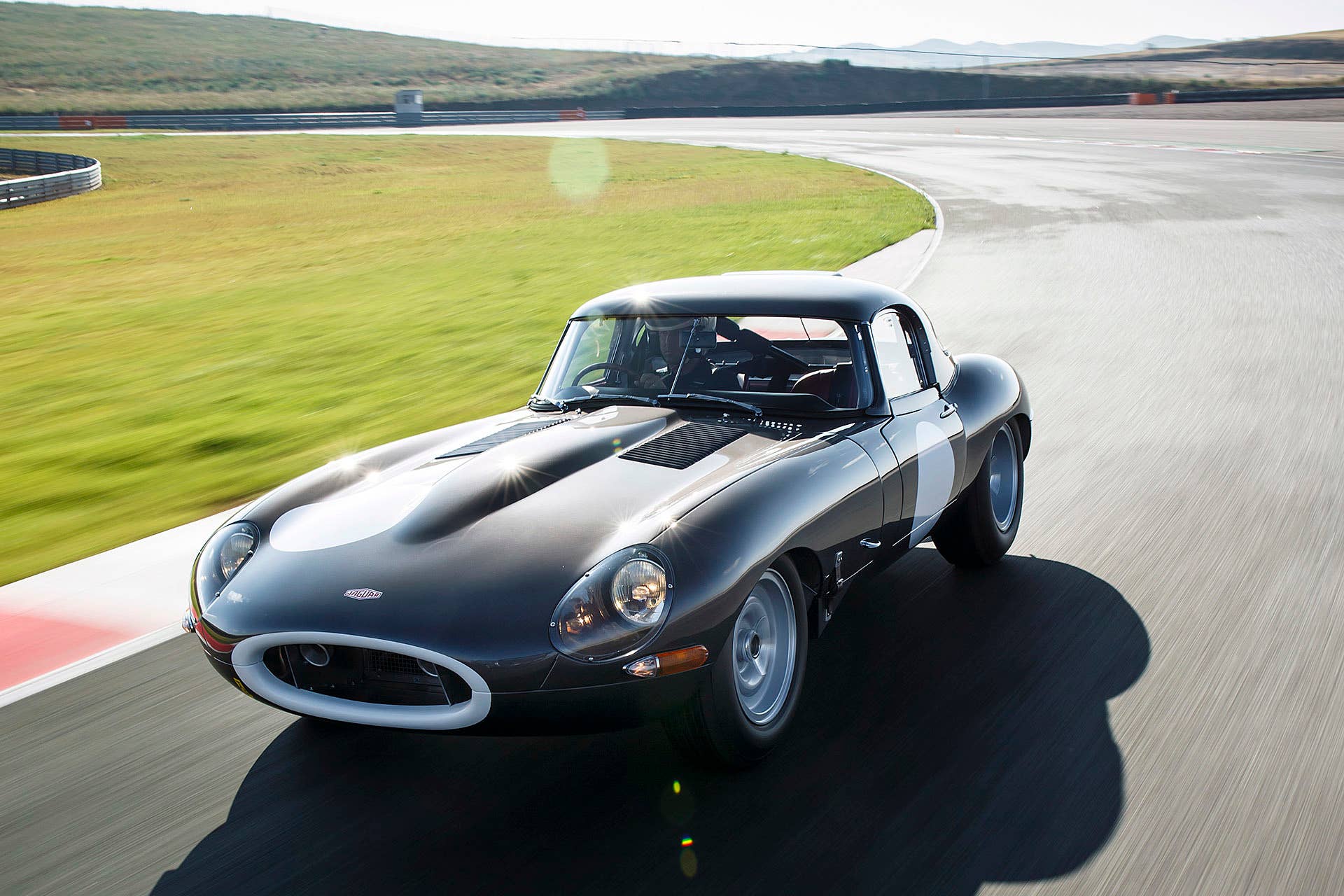 Jaguar Continuation Lightweight E-Type on track