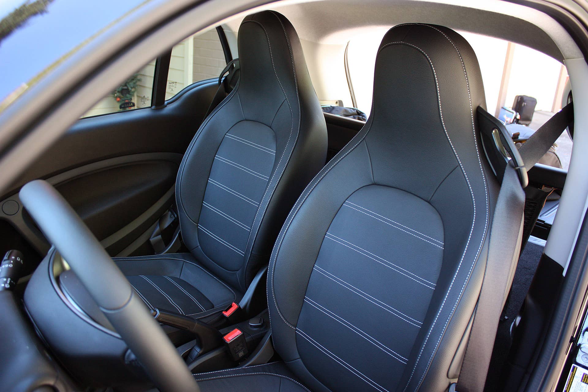 2016 Smart Fortwo front seats