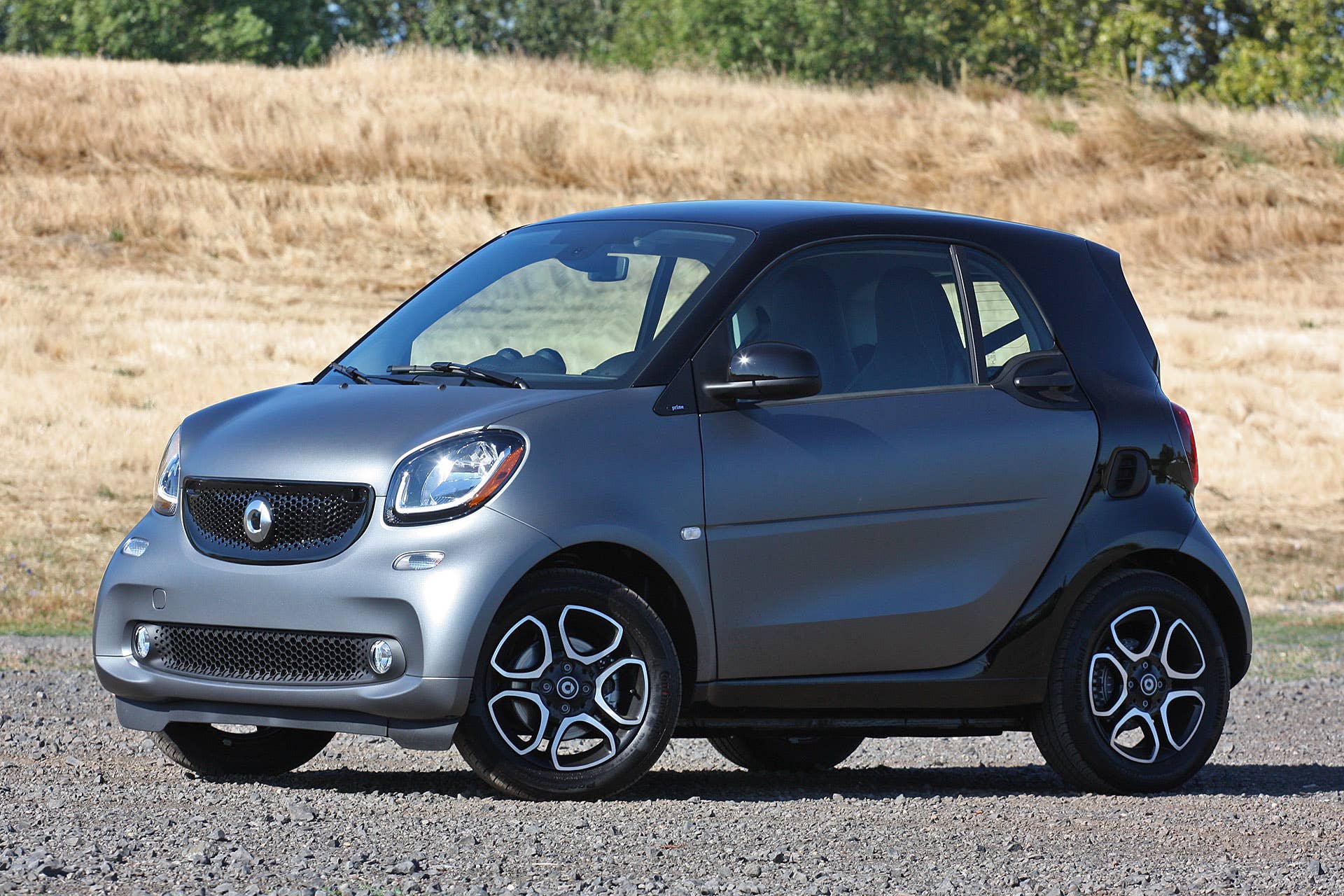 2016 Smart Fortwo front 3/4 view