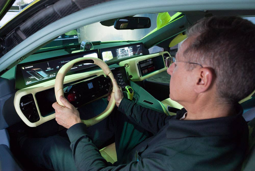 harman and microsoft office 365 collaboration cockpit
