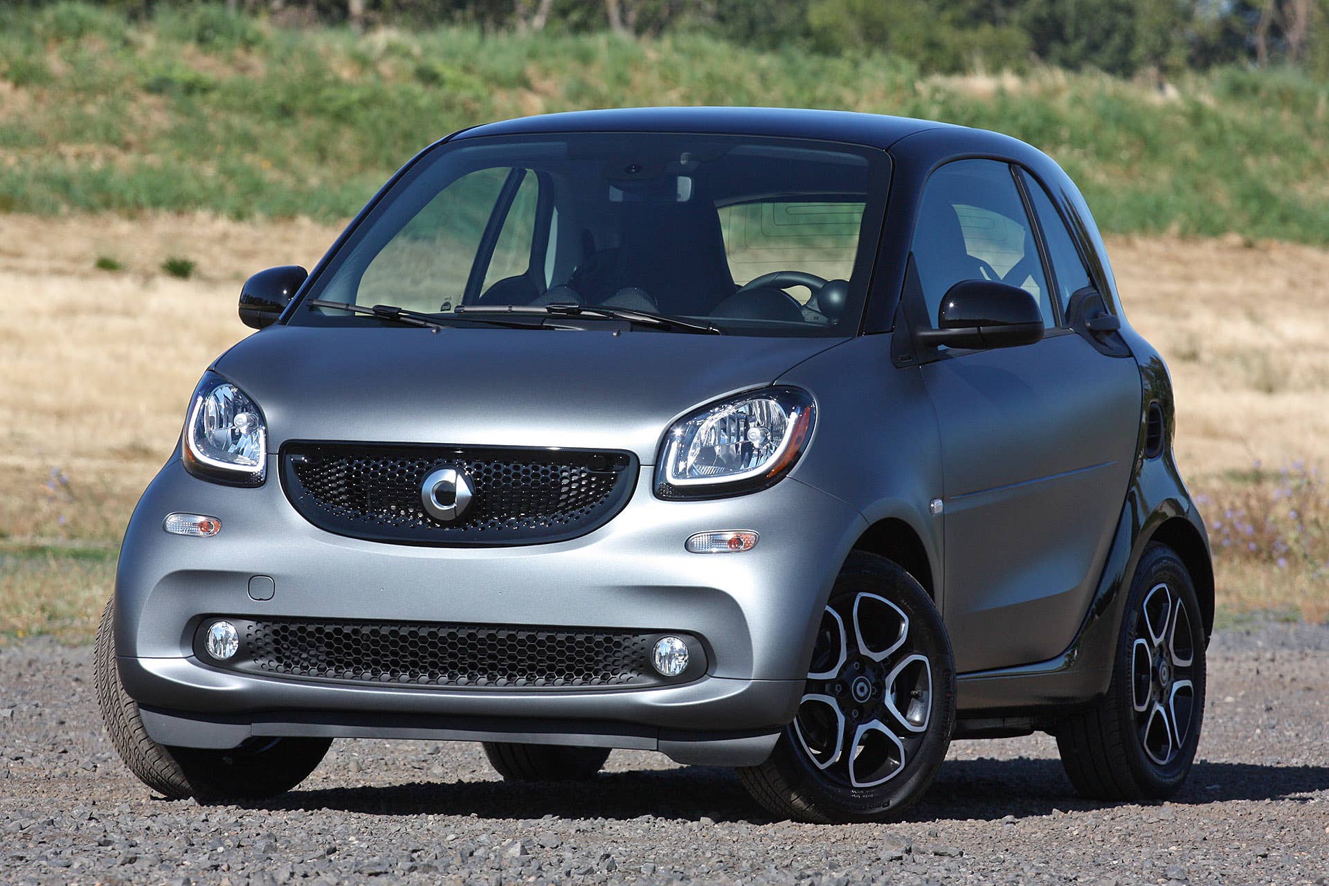 2016 Smart Fortwo front 3/4 view