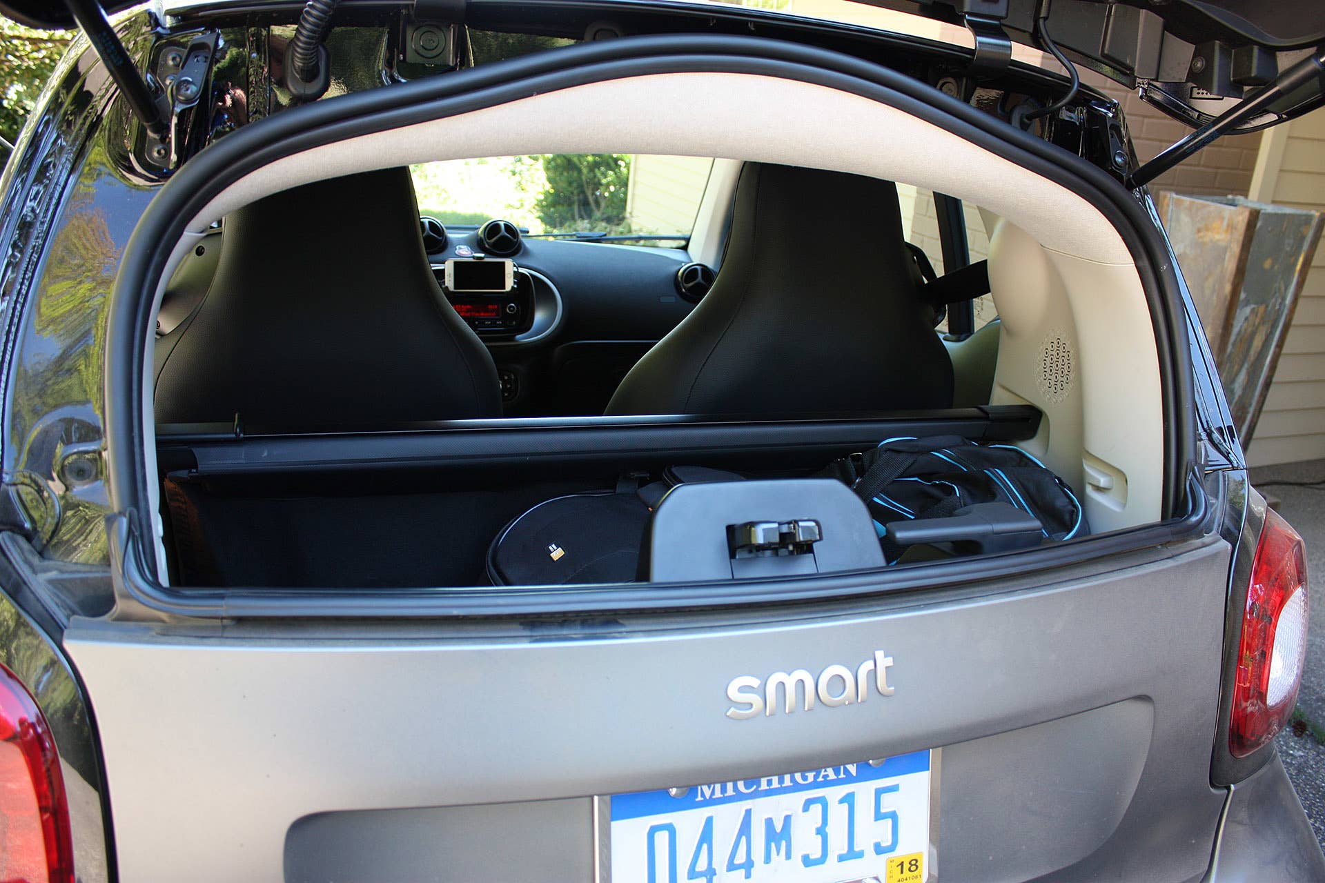 2016 Smart Fortwo rear cargo area