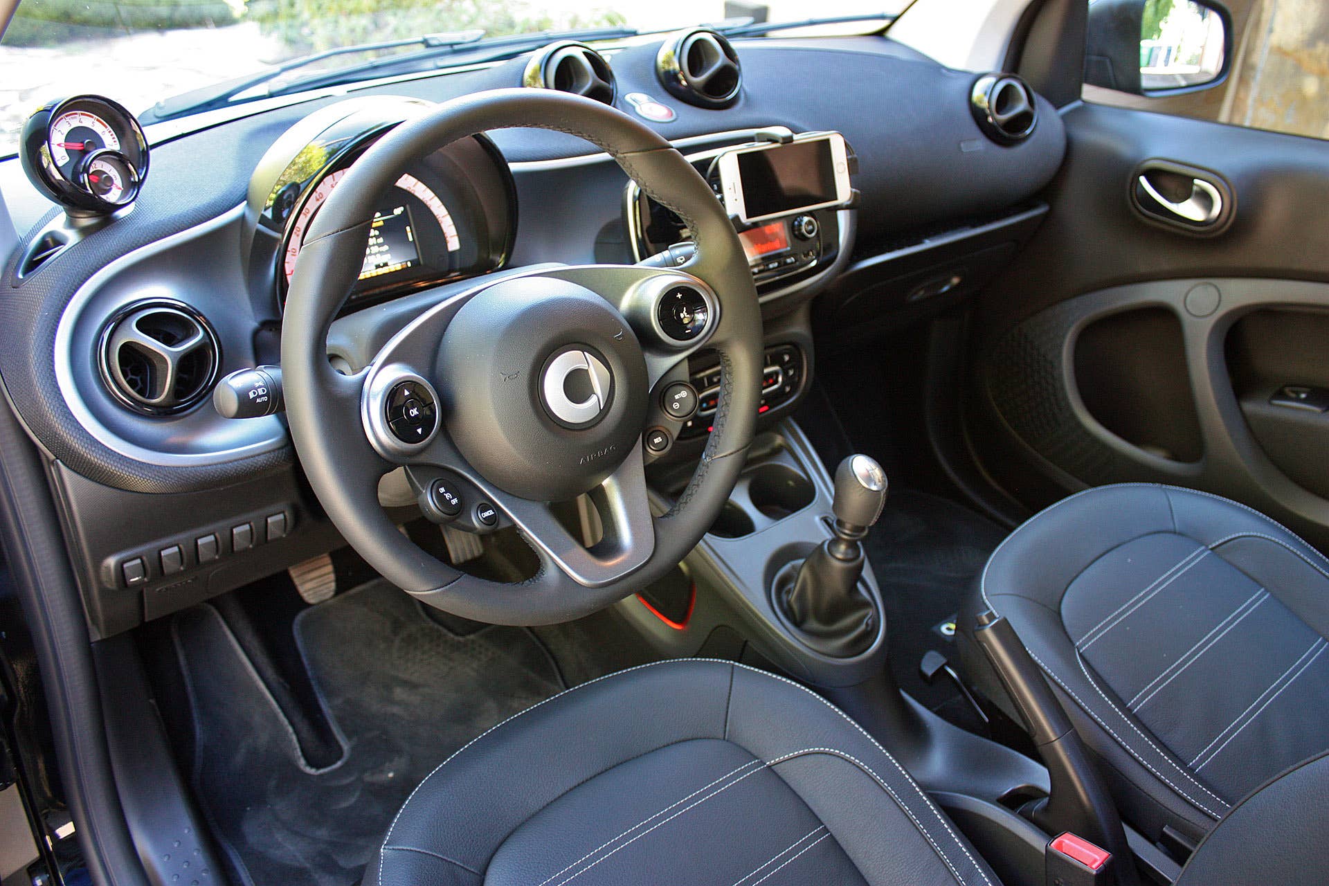 2016 Smart Fortwo interior