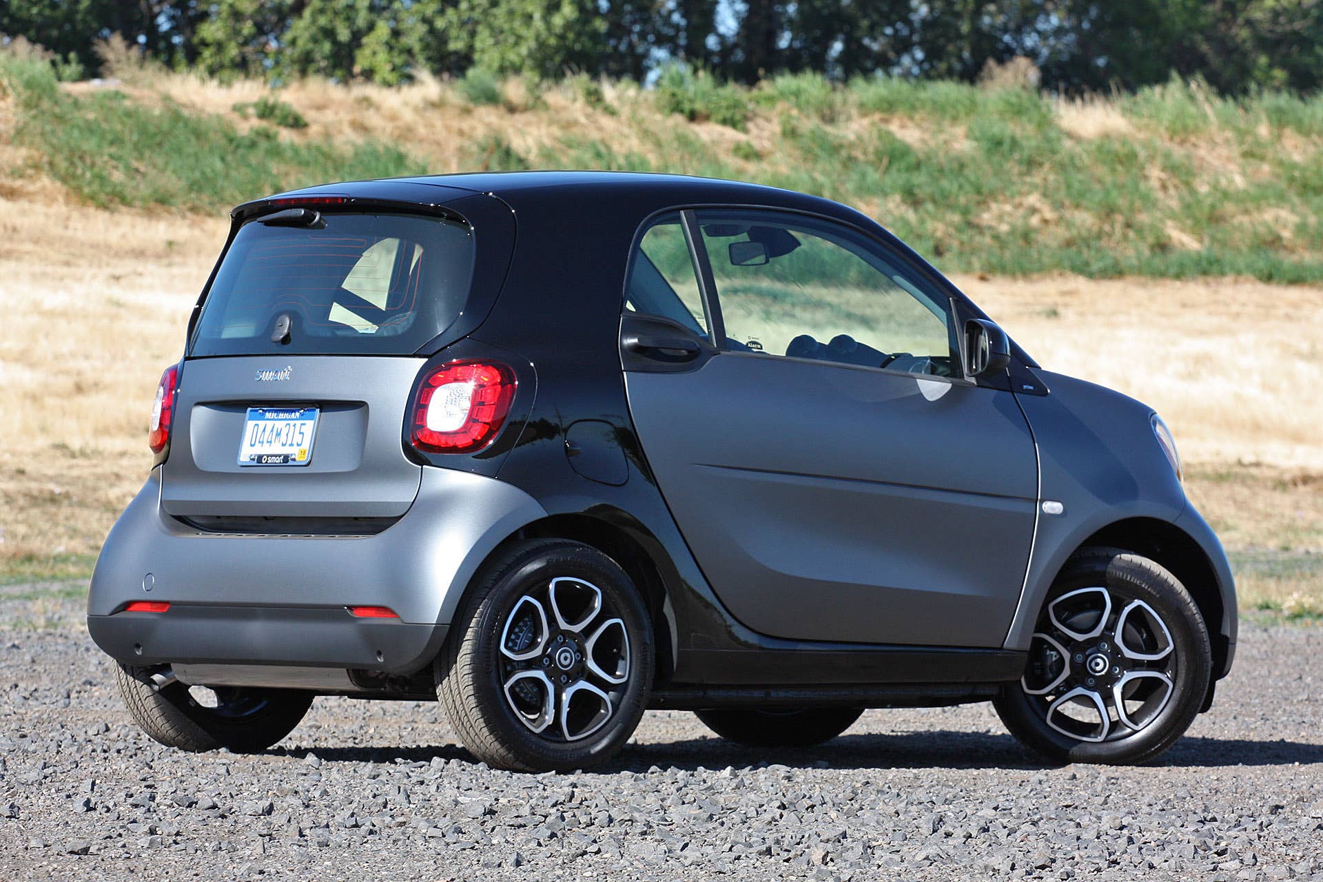 2016 Smart Fortwo rear 3/4 view