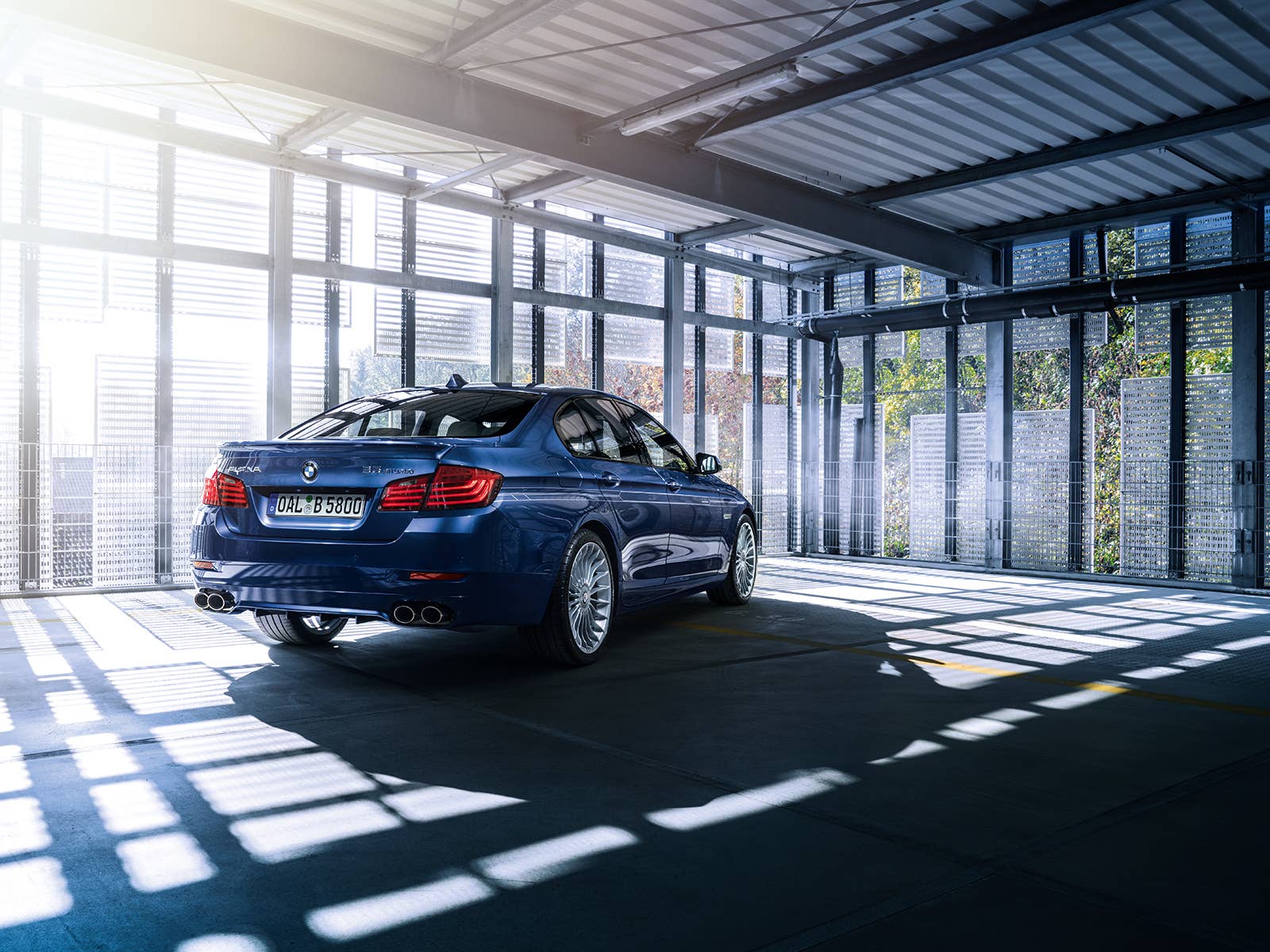 2016 BMW Alpina B5 Biturbo sedan rear 3/4