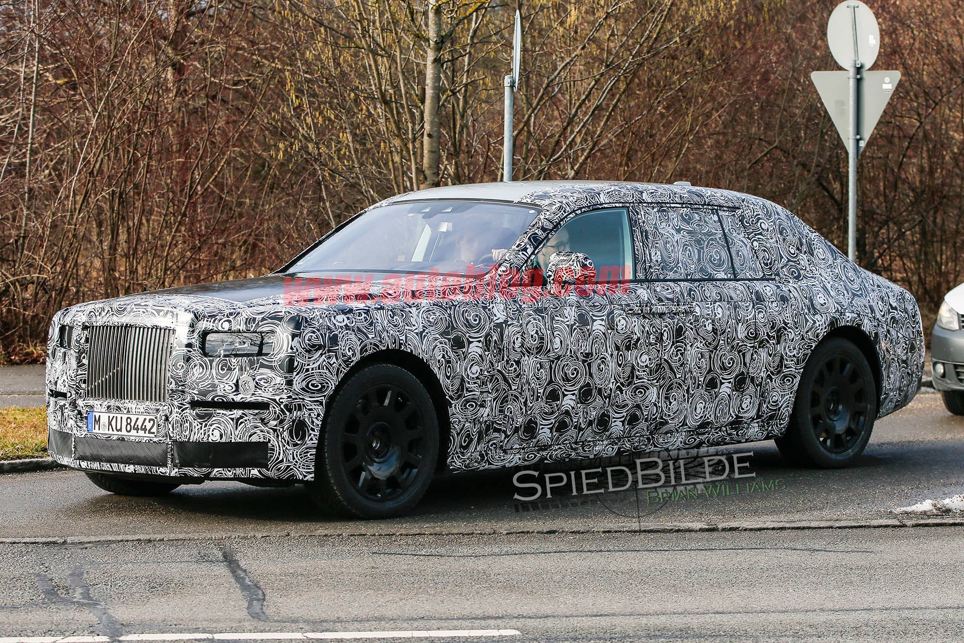 sedan side phantom rolls-royce spy shot