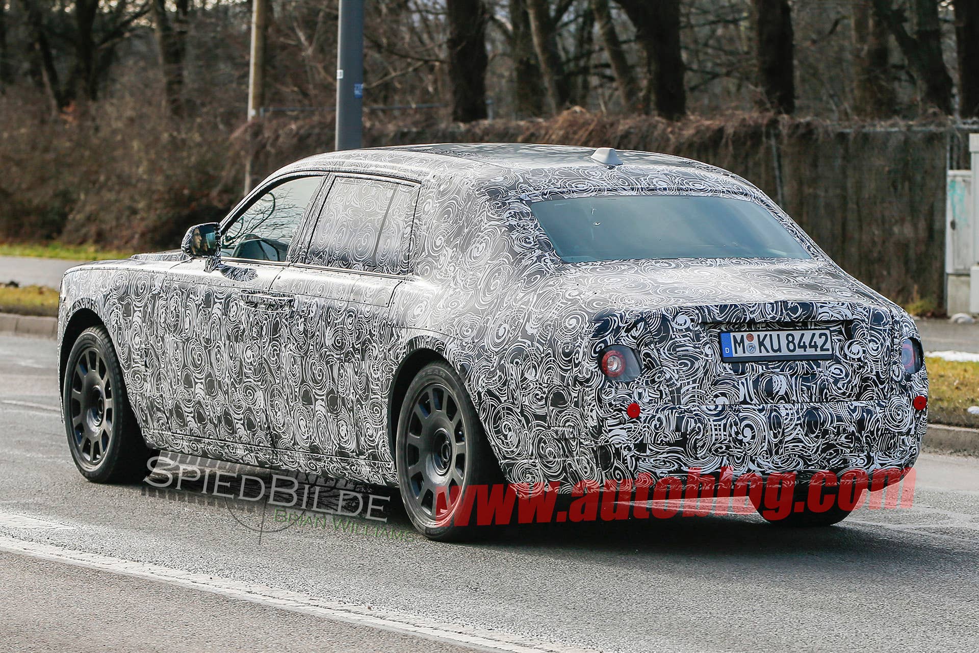phantom rolls-royce rear taillights spied
