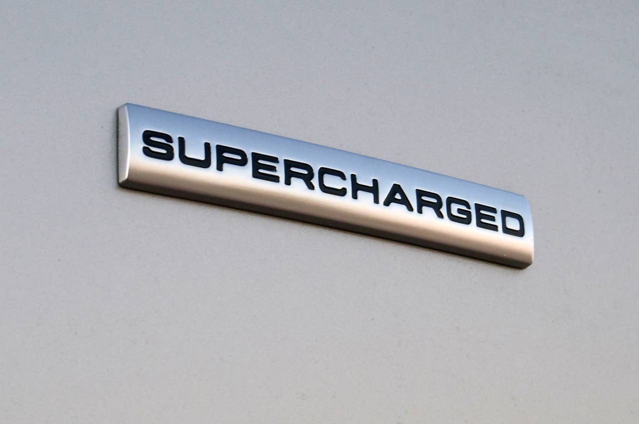 2013 Land Rover Range Rover badge