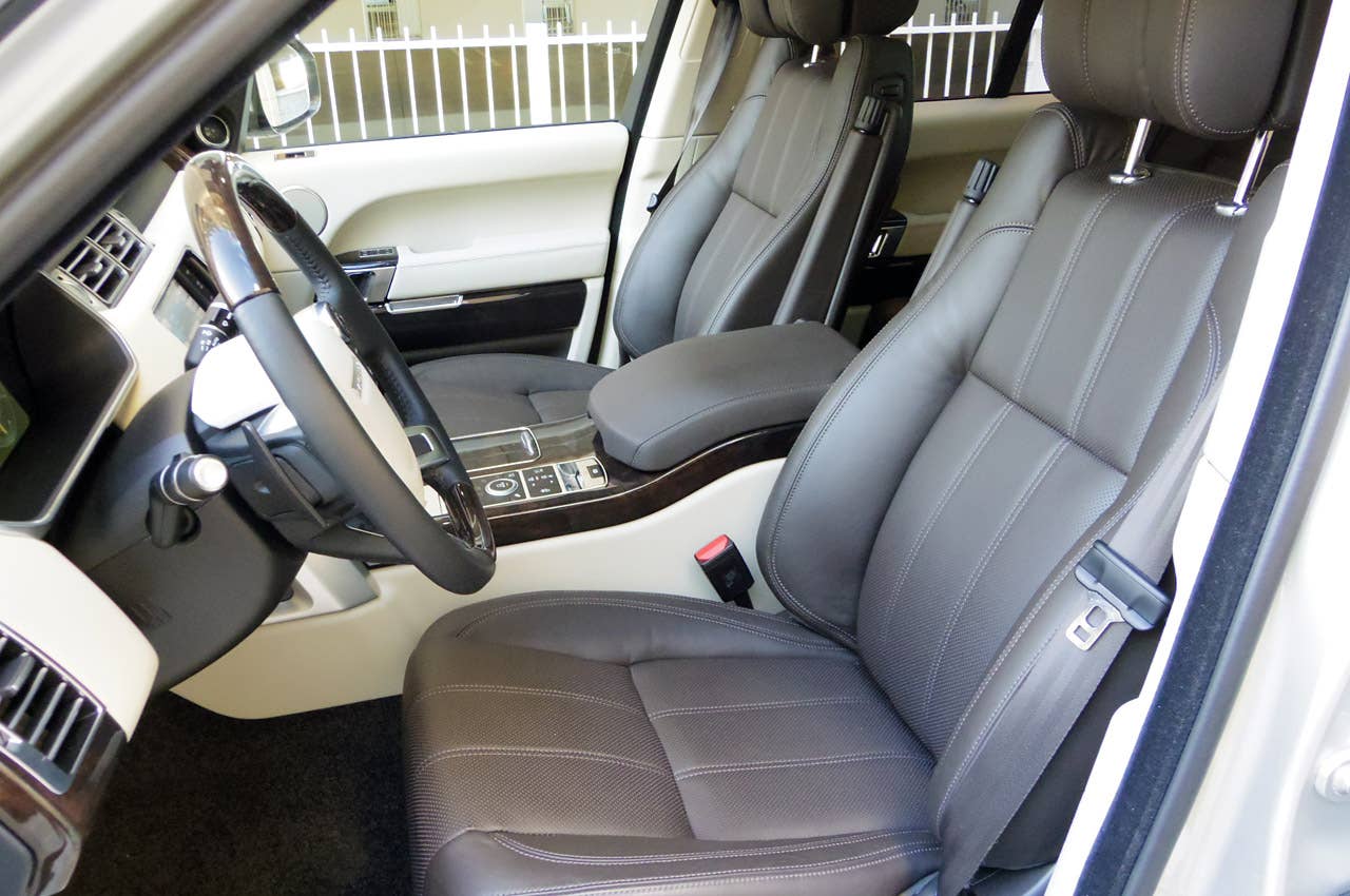 2013 Land Rover Range Rover front seats