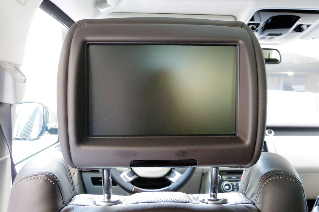 2013 Land Rover Range Rover rear seat monitor