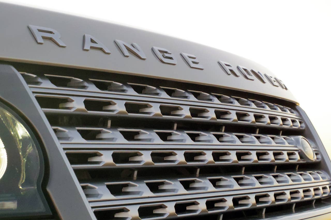 2013 Land Rover Range Rover grille
