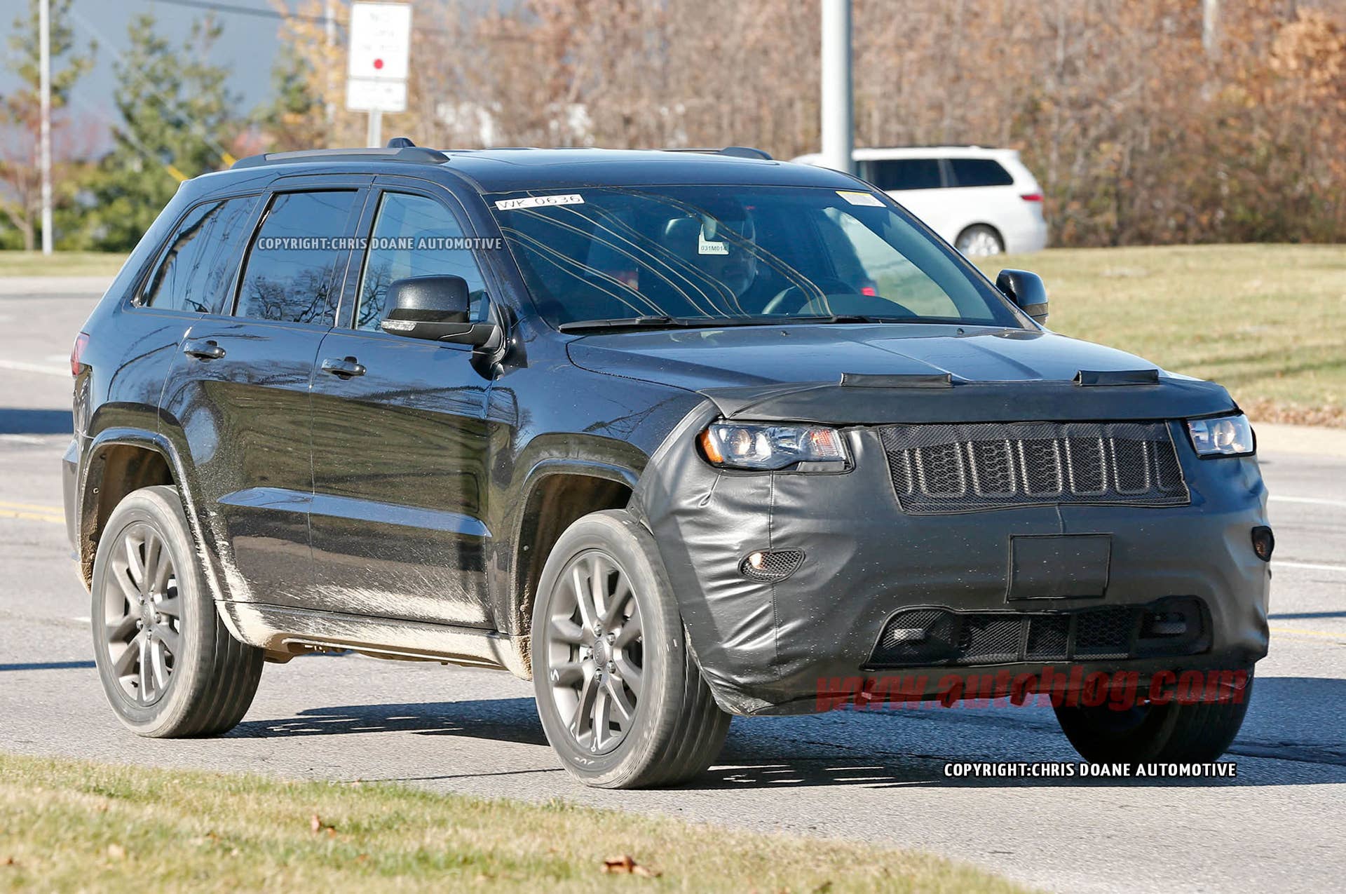2017 Jeep Grand Cherokee front 3/4