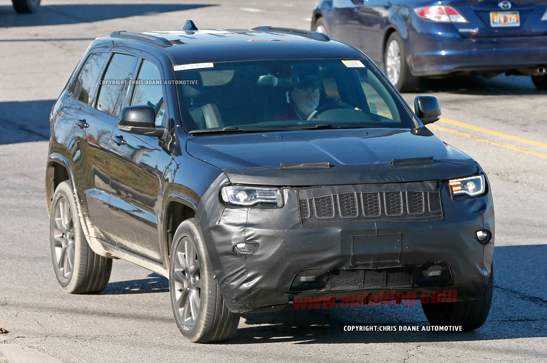 2017 Jeep Grand Cherokee spied front 3/4