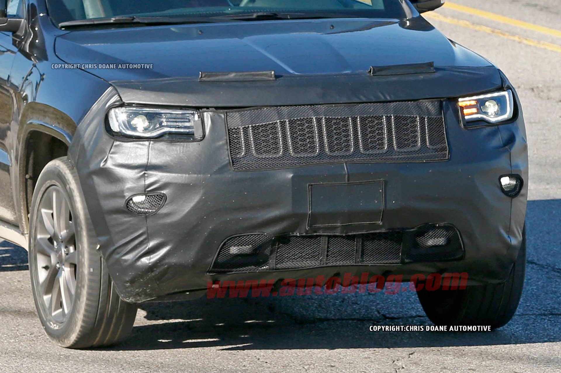 2017 Jeep Grand Cherokee facelift front detail