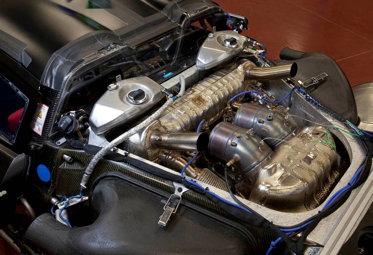 Porsche 918 Spyder engine bay