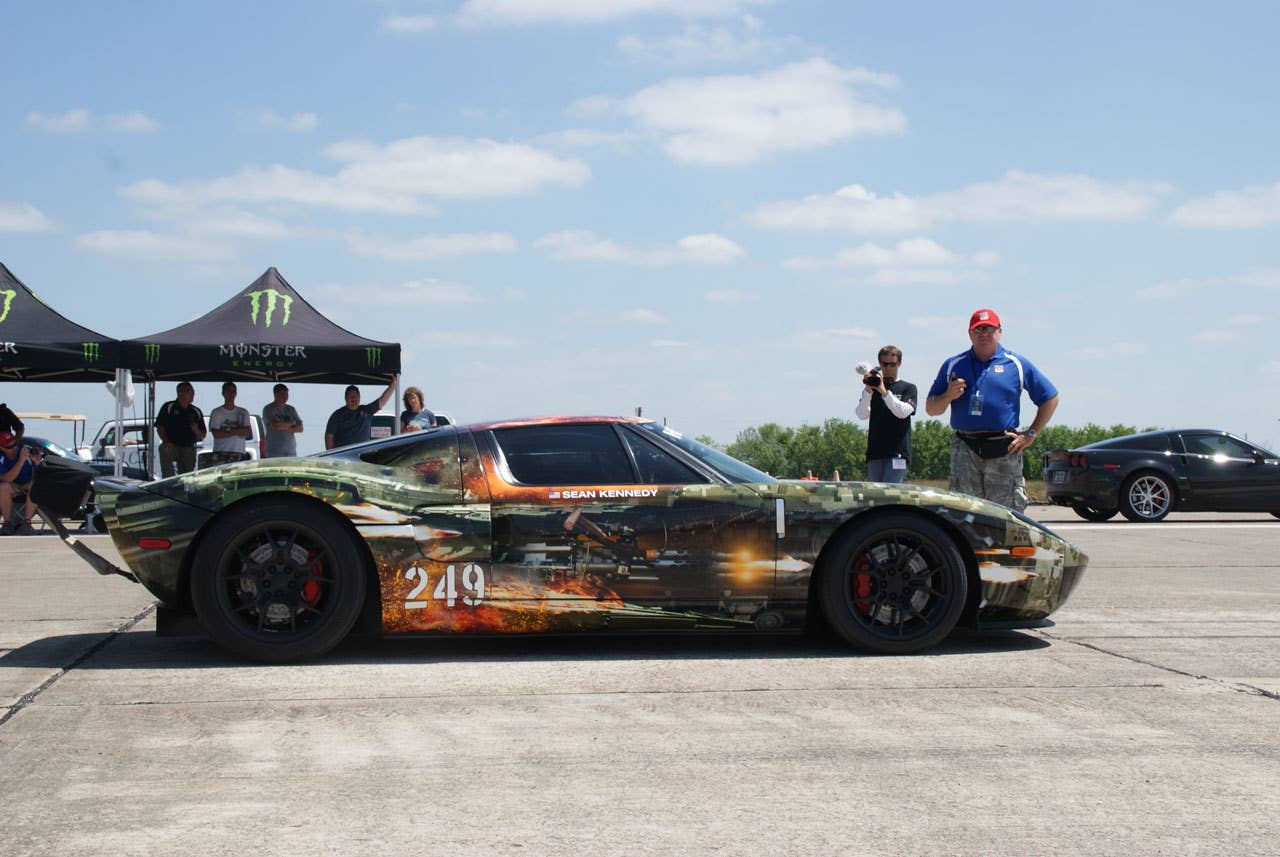 Mark Heidaker's world record Ford GT side