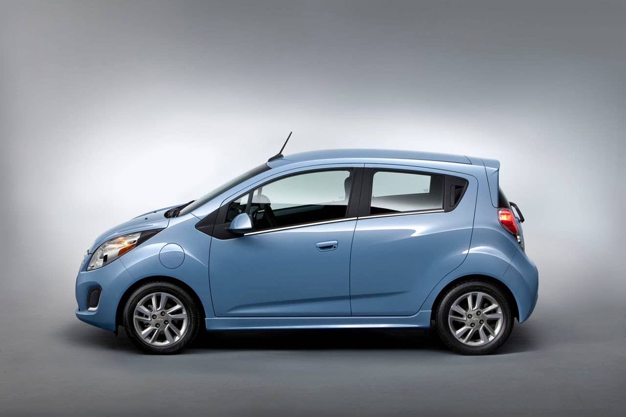 The 2014 Chevrolet Spark EV, unveiled at the 2012 Los Angles Auto Show, packs smart performance and connectivity technologies into an affordable five-door urban mini car priced at under $25,000 with tax incentives. Expected to have among the best range in segment, the Spark EV also has 400 lb-ft of torque and can charge up to 80% in 20 minutes with optional SAE Combo fast charger. Aerodynamic treatments throughout the exterior enhance Spark EV's range.