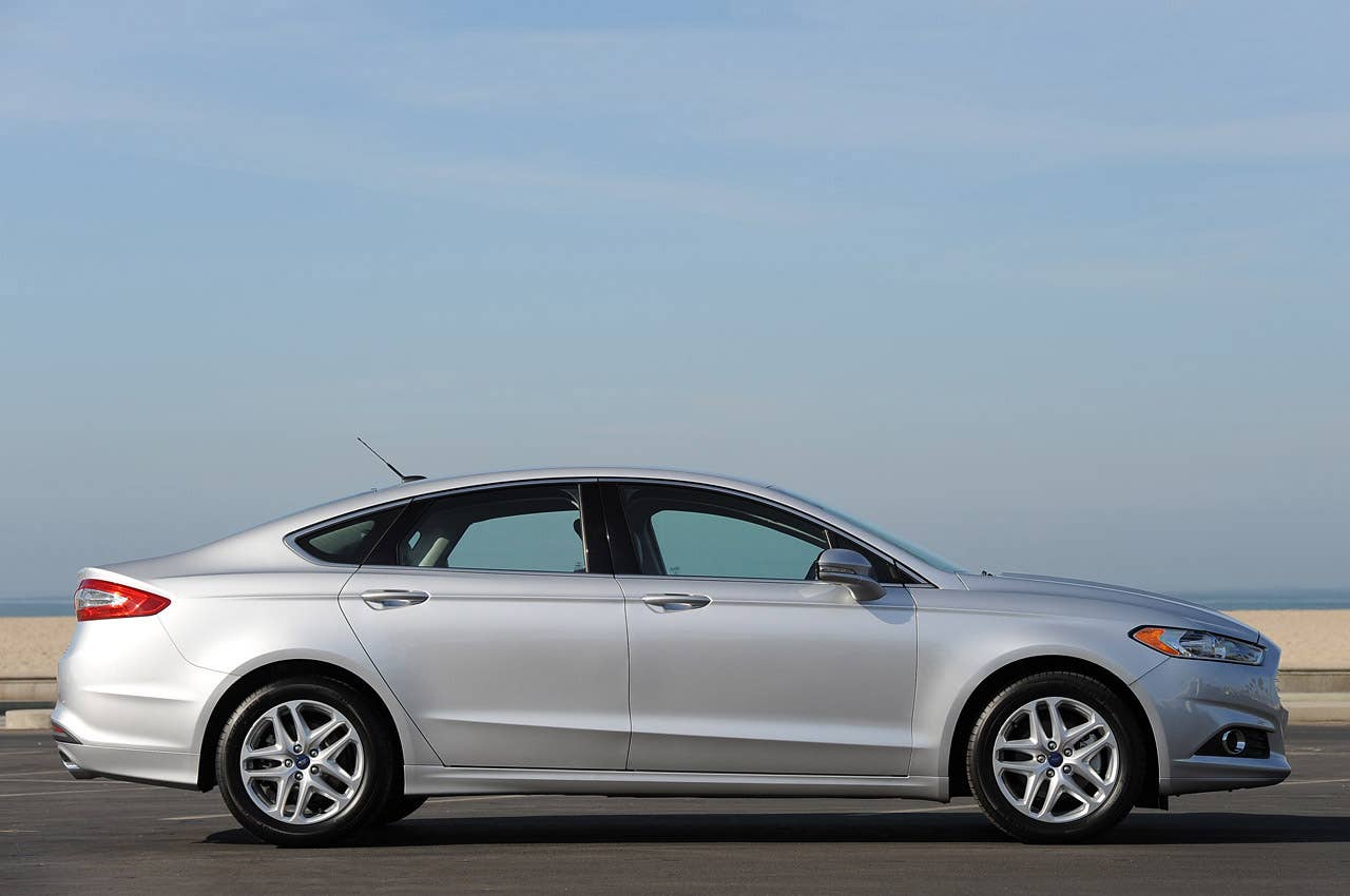 2013 Ford Fusion side view