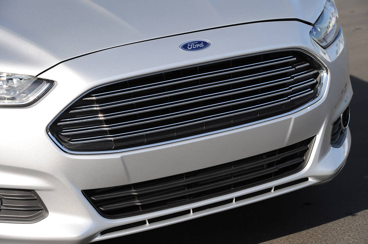 2013 Ford Fusion grille