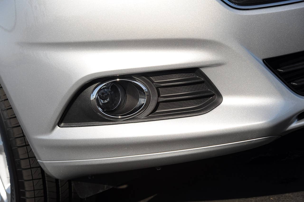 2013 Ford Fusion fog light