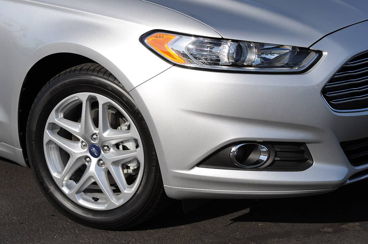 2013 Ford Fusion front fender