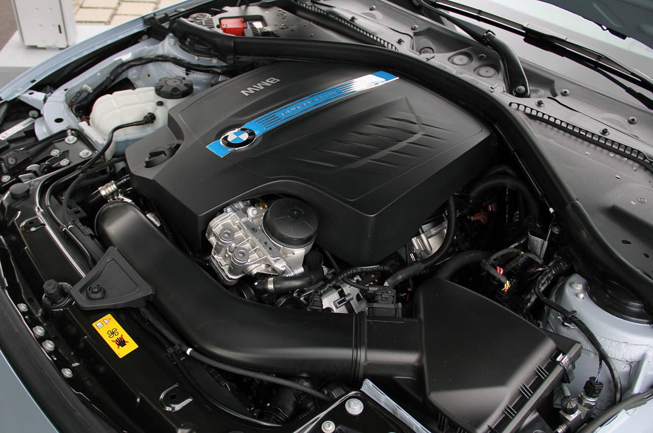 2013 BMW ActiveHybrid 3 engine