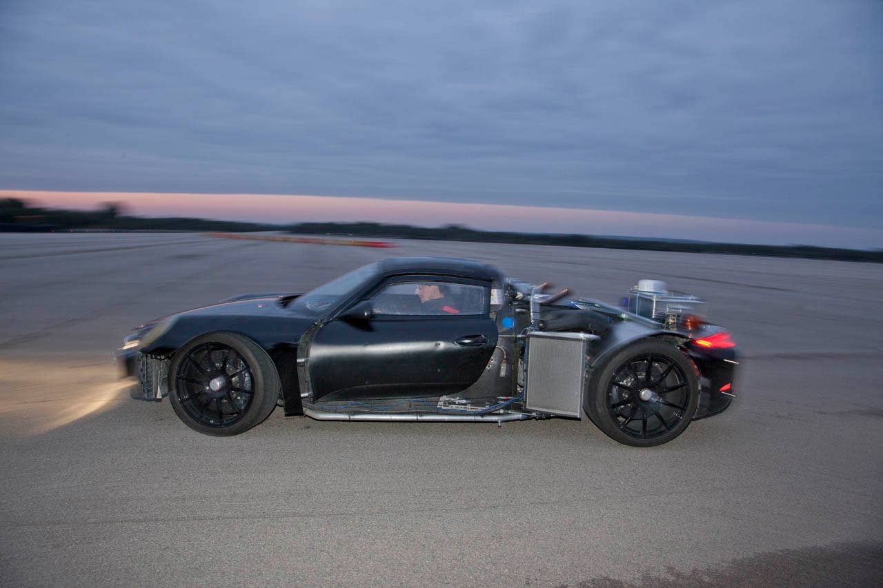 Porsche 918 Spyder side
