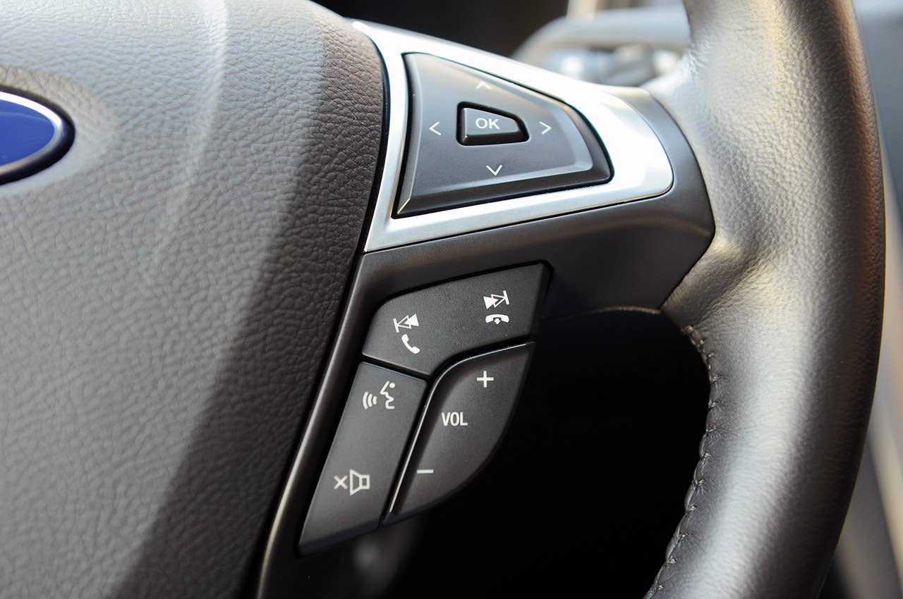 2013 Ford Fusion steering wheel controls