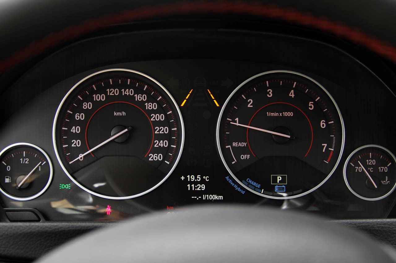 2013 BMW ActiveHybrid 3 gauges