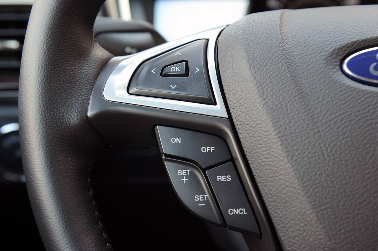 2013 Ford Fusion steering wheel controls