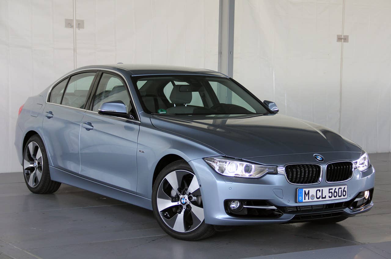 2013 BMW ActiveHybrid 3 front 3/4 view