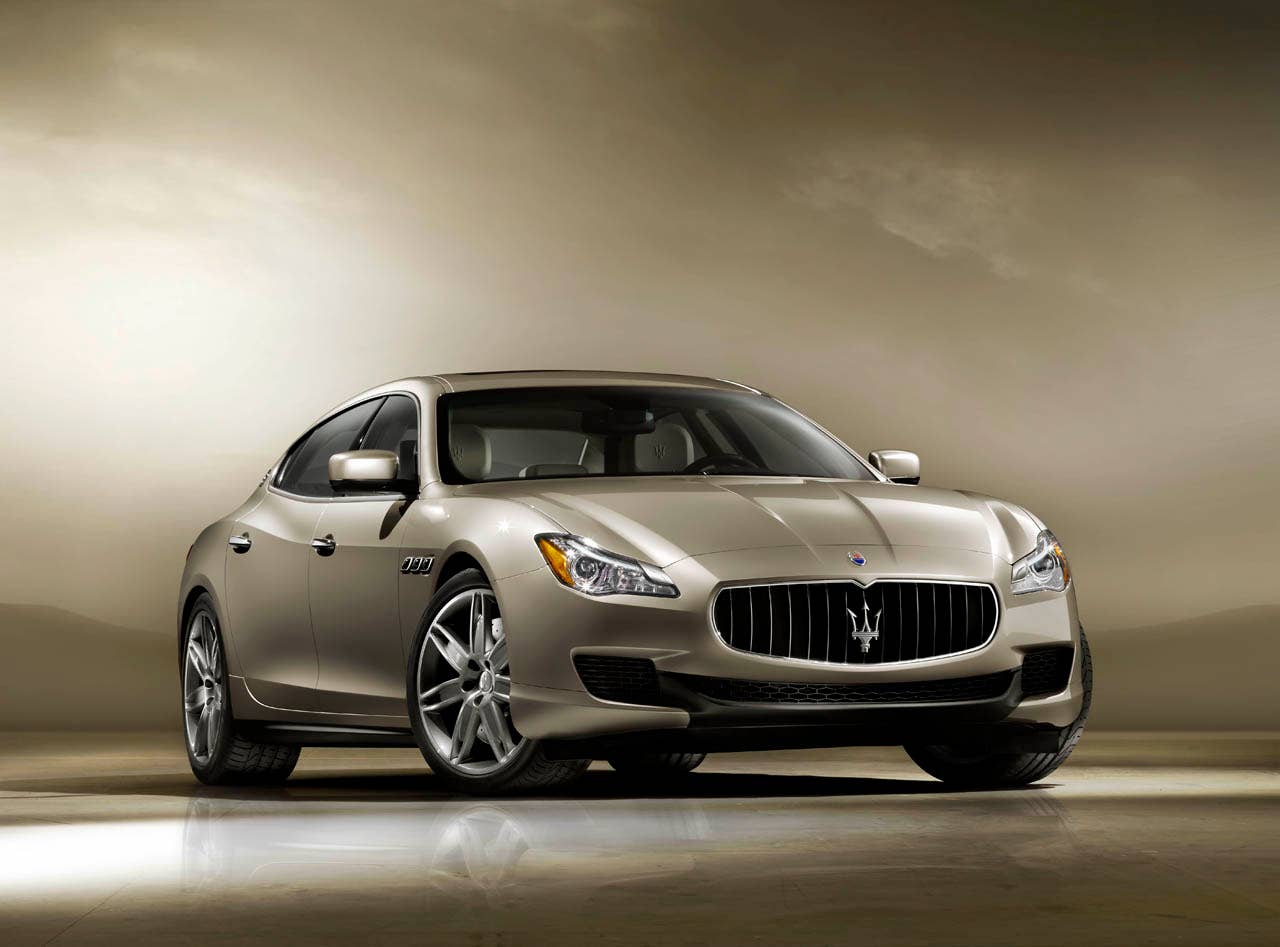 2013 Maserati Quattroporte front 3/4
