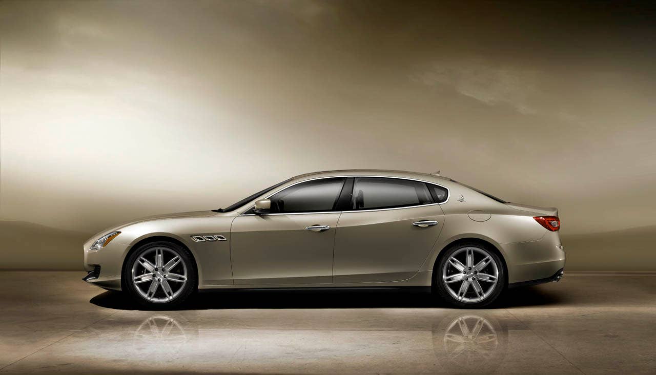 2013 Maserati Quattroporte side